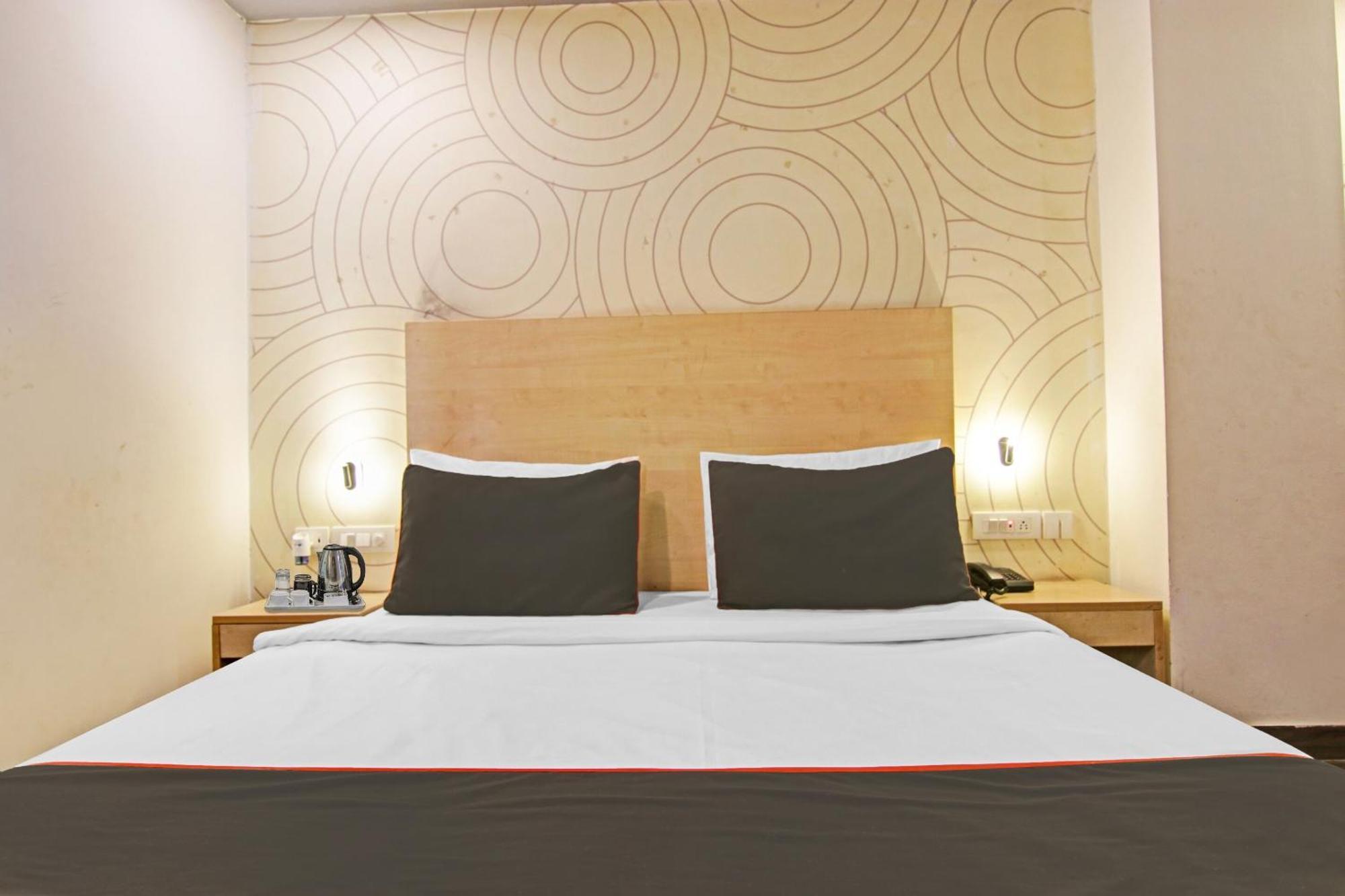 Collection O Slf Mall Sector 30 Hotel Faridabad Exterior photo