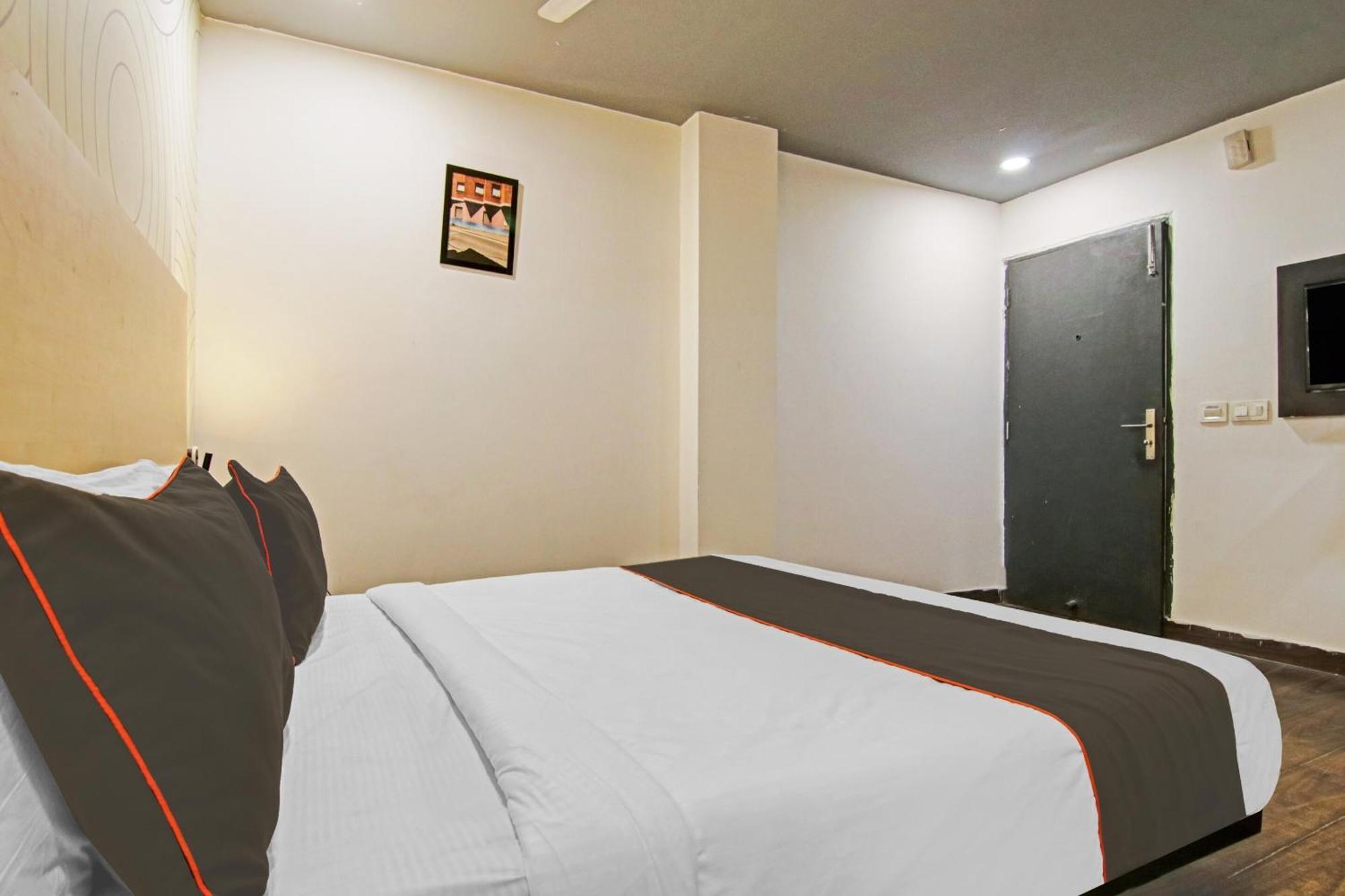 Collection O Slf Mall Sector 30 Hotel Faridabad Exterior photo
